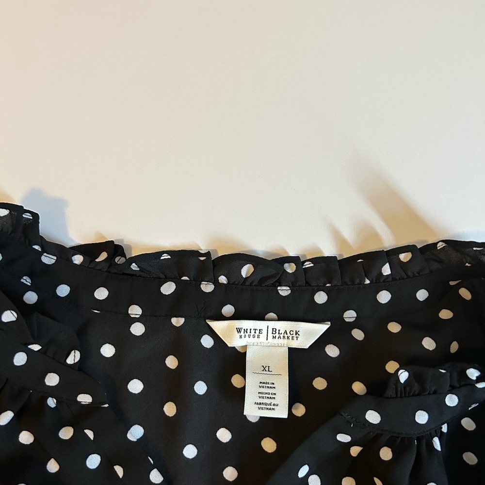White House Black Market Sz XL Blouse Short Sleeve Black/White Polka Dot - Picture 6 of 8